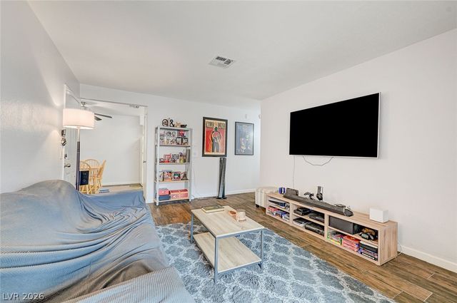 3151 Soaring Gulls Drive 1024, Las Vegas, NV 89128