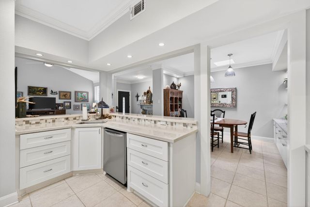 815 Bayou River Drive, Houston, TX 77079