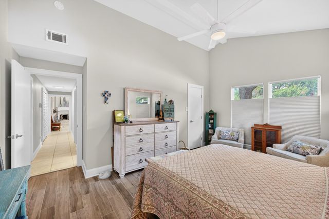 815 Bayou River Drive, Houston, TX 77079