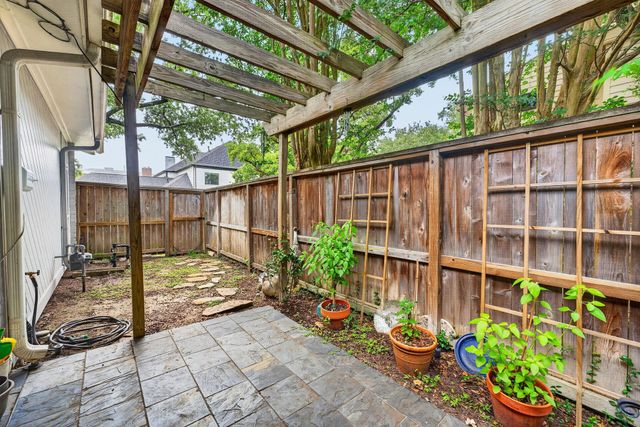 815 Bayou River Drive, Houston, TX 77079