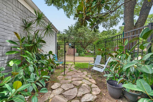 815 Bayou River Drive, Houston, TX 77079