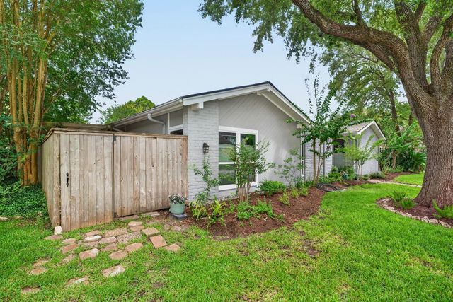 815 Bayou River Drive, Houston, TX 77079