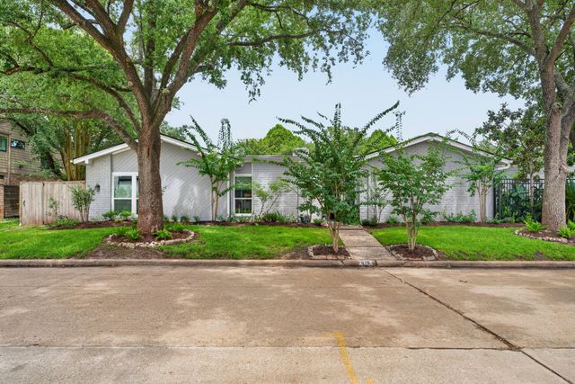 815 Bayou River Drive, Houston, TX 77079