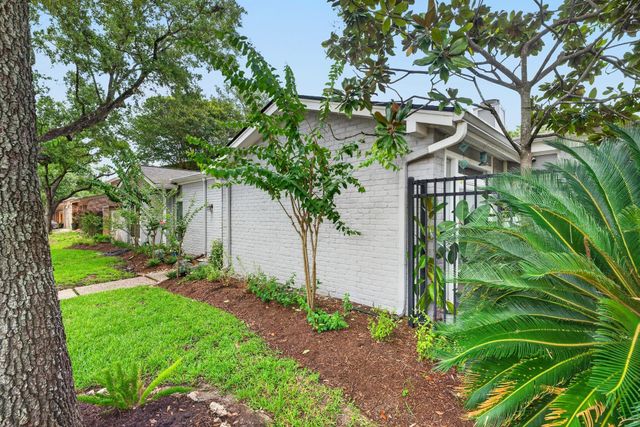 815 Bayou River Drive, Houston, TX 77079