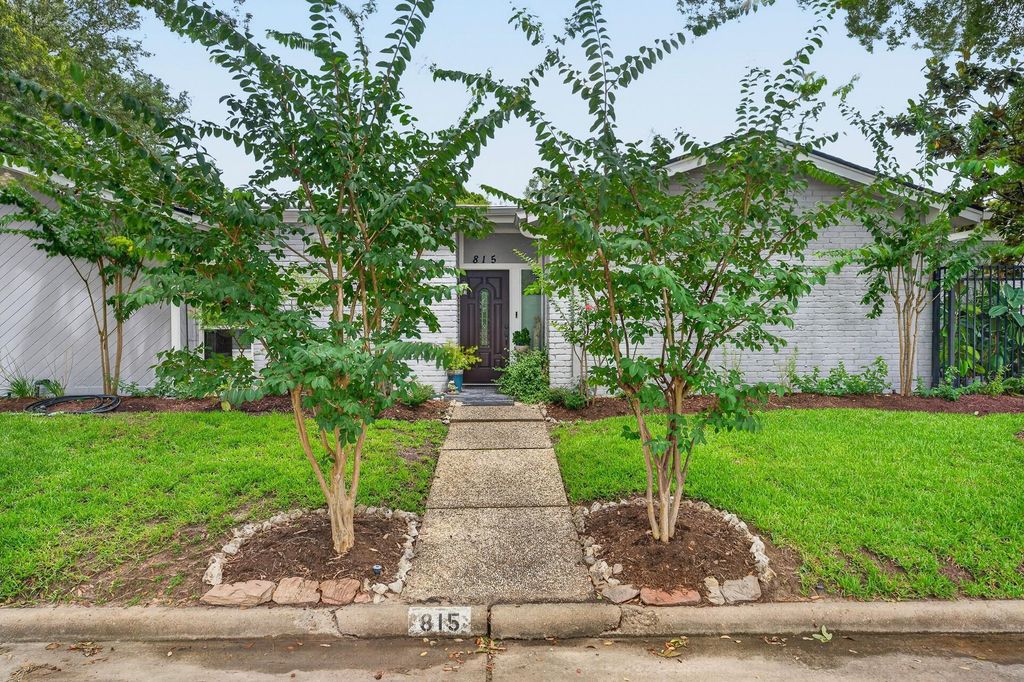 815 Bayou River Drive, Houston, TX 77079