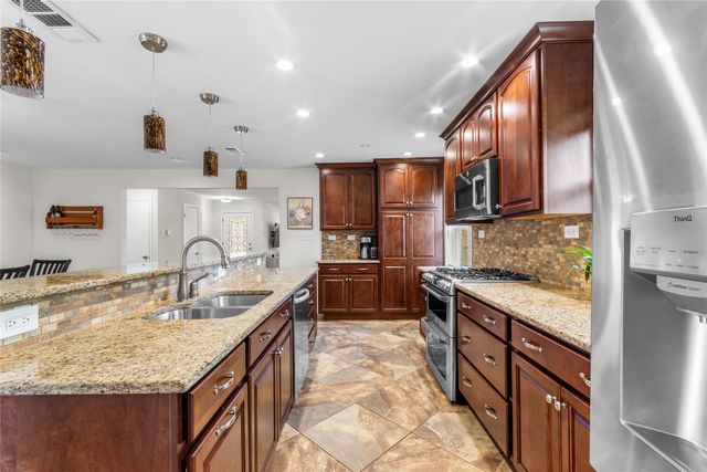 2530 Springhill Drive, Dallas, TX 75228