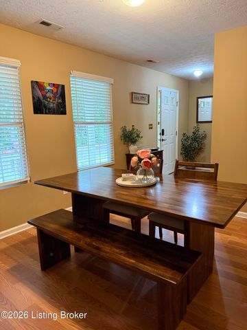 10227 Riverstone Cir, Louisville, KY 40229