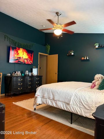 10227 Riverstone Cir, Louisville, KY 40229