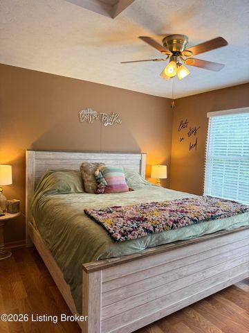 10227 Riverstone Cir, Louisville, KY 40229
