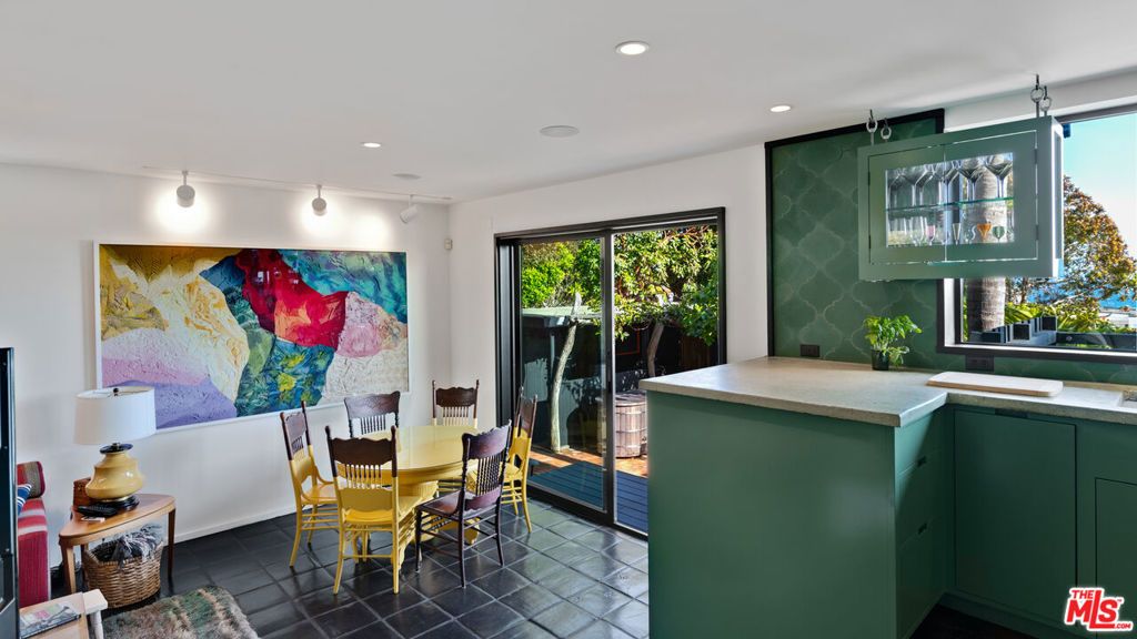 Image 14 of property listing at 31970 Pacific Coast Highway, Malibu, CA 90265