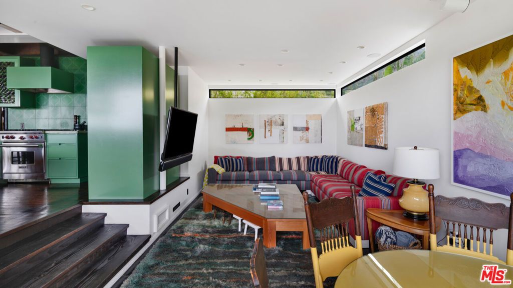 Image 16 of property listing at 31970 Pacific Coast Highway, Malibu, CA 90265