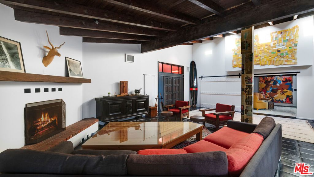 Image 19 of property listing at 31970 Pacific Coast Highway, Malibu, CA 90265