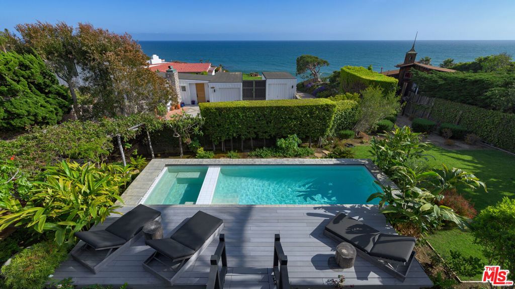 Image 20 of property listing at 31970 Pacific Coast Highway, Malibu, CA 90265