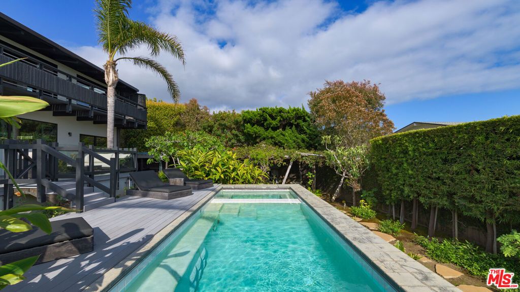 Image 23 of property listing at 31970 Pacific Coast Highway, Malibu, CA 90265