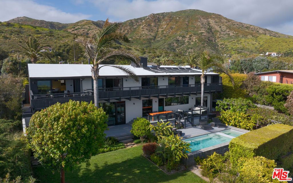 Image 4 of property listing at 31970 Pacific Coast Highway, Malibu, CA 90265