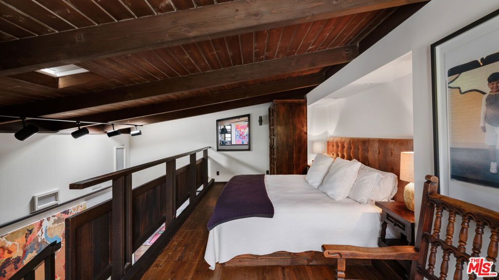 Image 44 of property listing at 31970 Pacific Coast Highway, Malibu, CA 90265