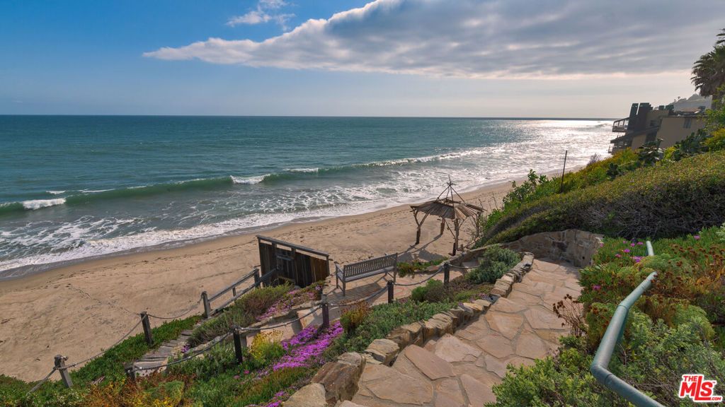 Image 45 of property listing at 31970 Pacific Coast Highway, Malibu, CA 90265