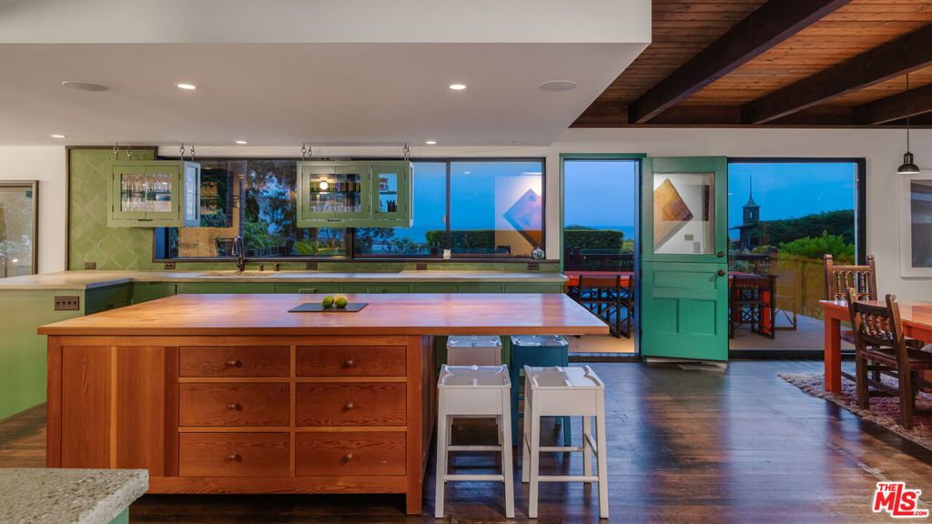 Image 50 of property listing at 31970 Pacific Coast Highway, Malibu, CA 90265