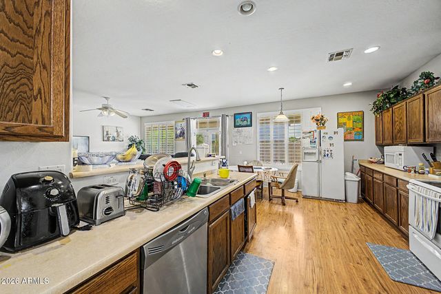 7601 W STATE Avenue, Glendale, AZ 85303
