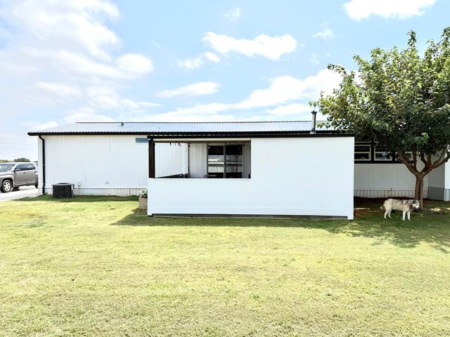 2024 County Rd 505, Brownfield, TX 79316