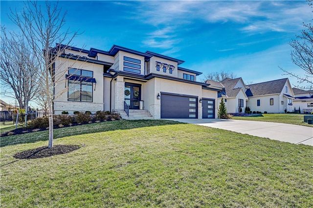 17021 Magnolia Street, Overland Park, KS 66221