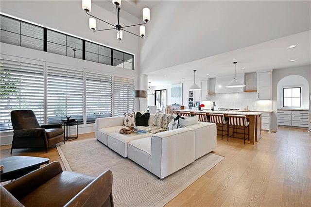 17021 Magnolia Street, Overland Park, KS 66221