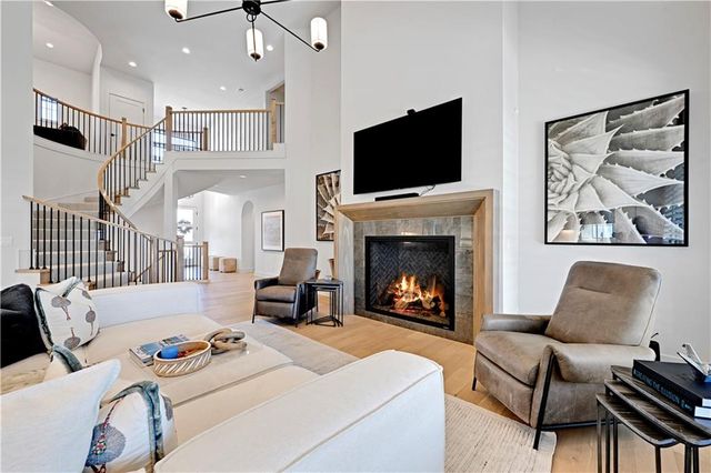 17021 Magnolia Street, Overland Park, KS 66221