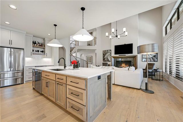 17021 Magnolia Street, Overland Park, KS 66221