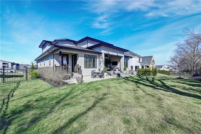 17021 Magnolia Street, Overland Park, KS 66221