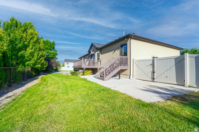 913 S COYOTE CV, Lehi, UT 84043