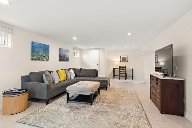 8239 W 138th Street, Orland Park, IL 60462