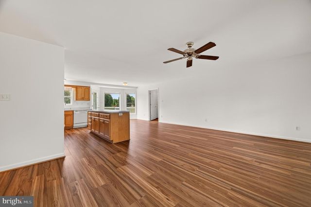 39 GROUSE KNOLL LN, Summit Point, WV 25446