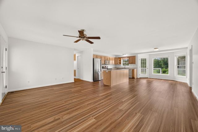 39 GROUSE KNOLL LN, Summit Point, WV 25446