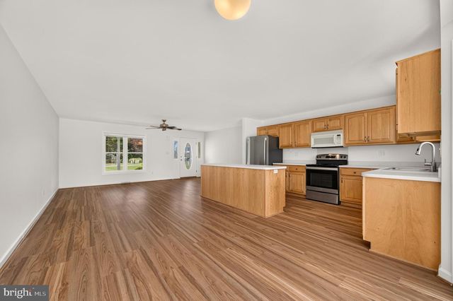39 GROUSE KNOLL LN, Summit Point, WV 25446