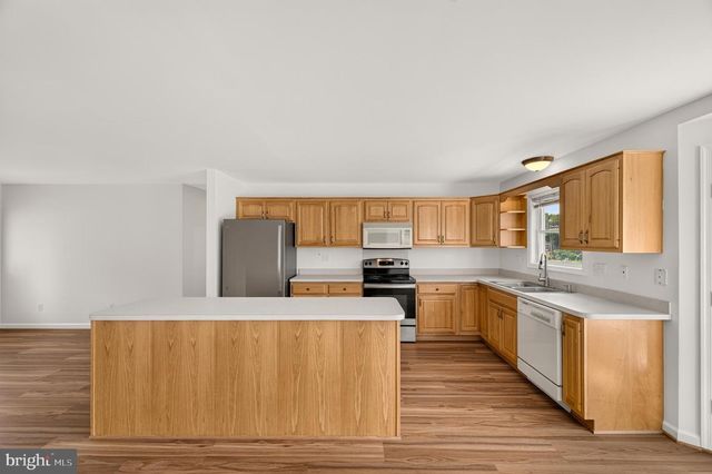 39 GROUSE KNOLL LN, Summit Point, WV 25446