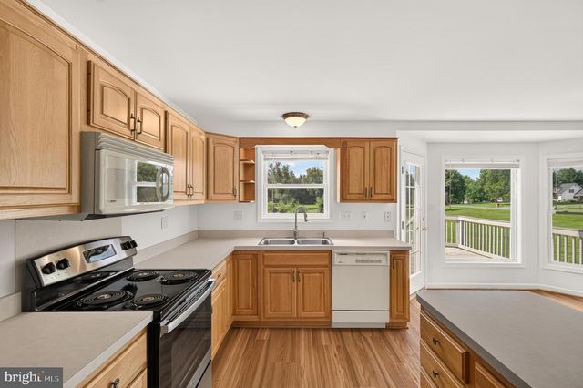 39 GROUSE KNOLL LN, Summit Point, WV 25446
