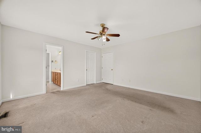 39 GROUSE KNOLL LN, Summit Point, WV 25446