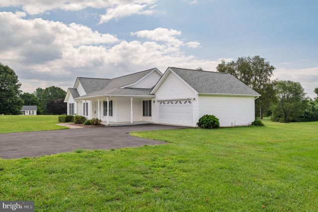 39 GROUSE KNOLL LN, Summit Point, WV 25446