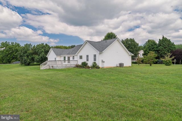 39 GROUSE KNOLL LN, Summit Point, WV 25446