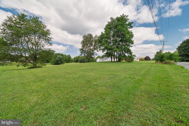 39 GROUSE KNOLL LN, Summit Point, WV 25446