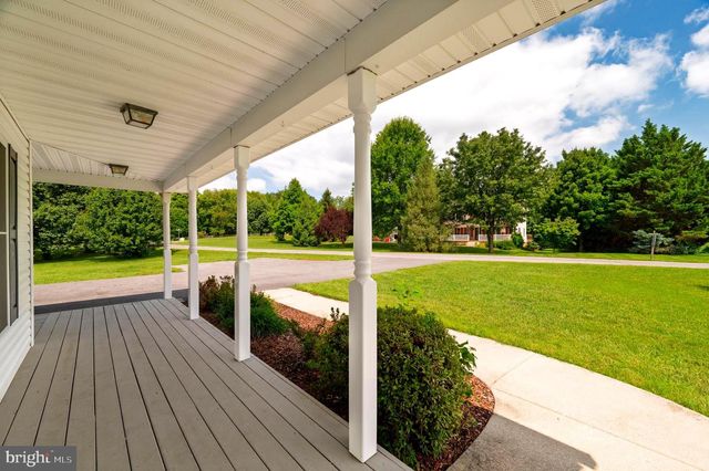 39 GROUSE KNOLL LN, Summit Point, WV 25446