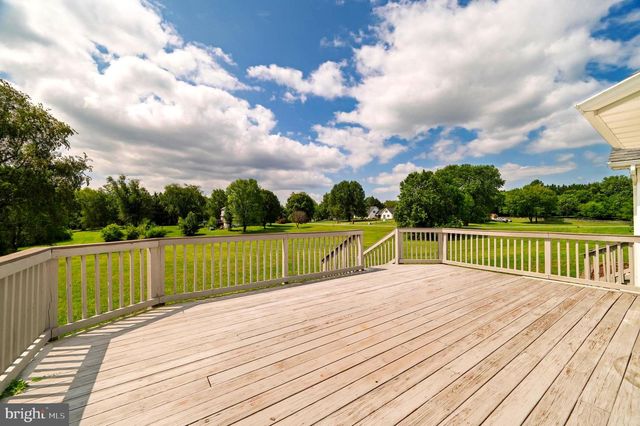 39 GROUSE KNOLL LN, Summit Point, WV 25446