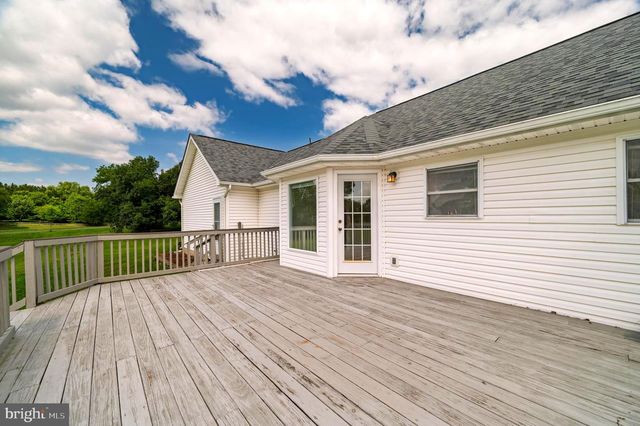 39 GROUSE KNOLL LN, Summit Point, WV 25446