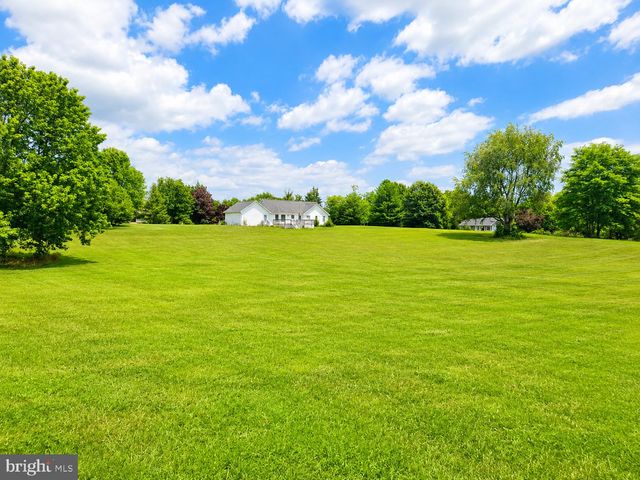 39 GROUSE KNOLL LN, Summit Point, WV 25446