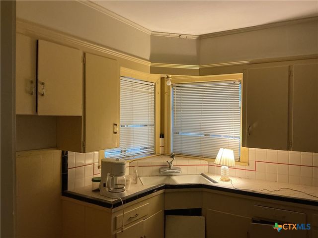 407 Wisteria Avenue, Victoria, TX 77901