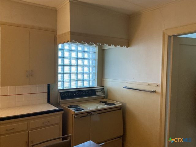 407 Wisteria Avenue, Victoria, TX 77901