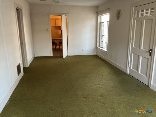 407 Wisteria Avenue, Victoria, TX 77901