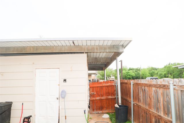 99 W Mountain Creek Drive, Grand Prairie, TX 75052