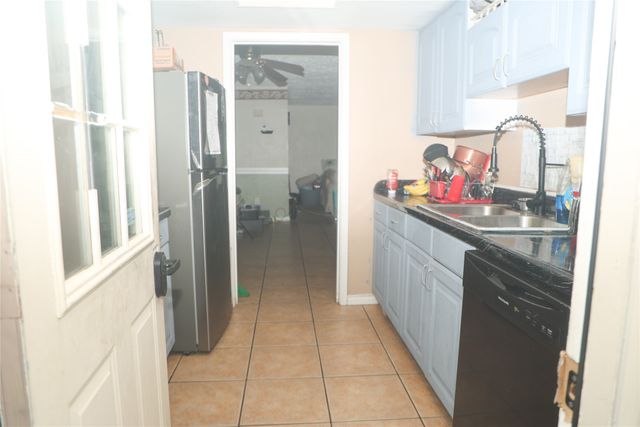 99 W Mountain Creek Drive, Grand Prairie, TX 75052