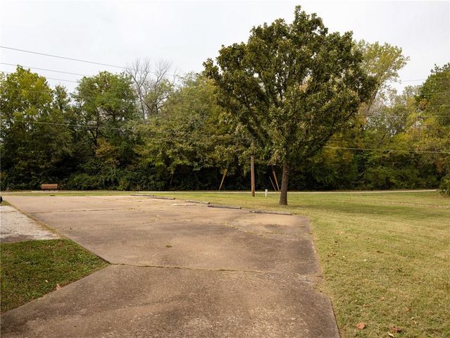 2913-2917 Missouri Street, Lawrence, KS 66046